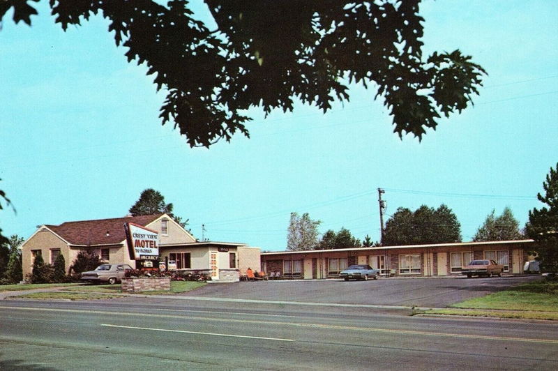 Crestview Motel - Vintage Postcard